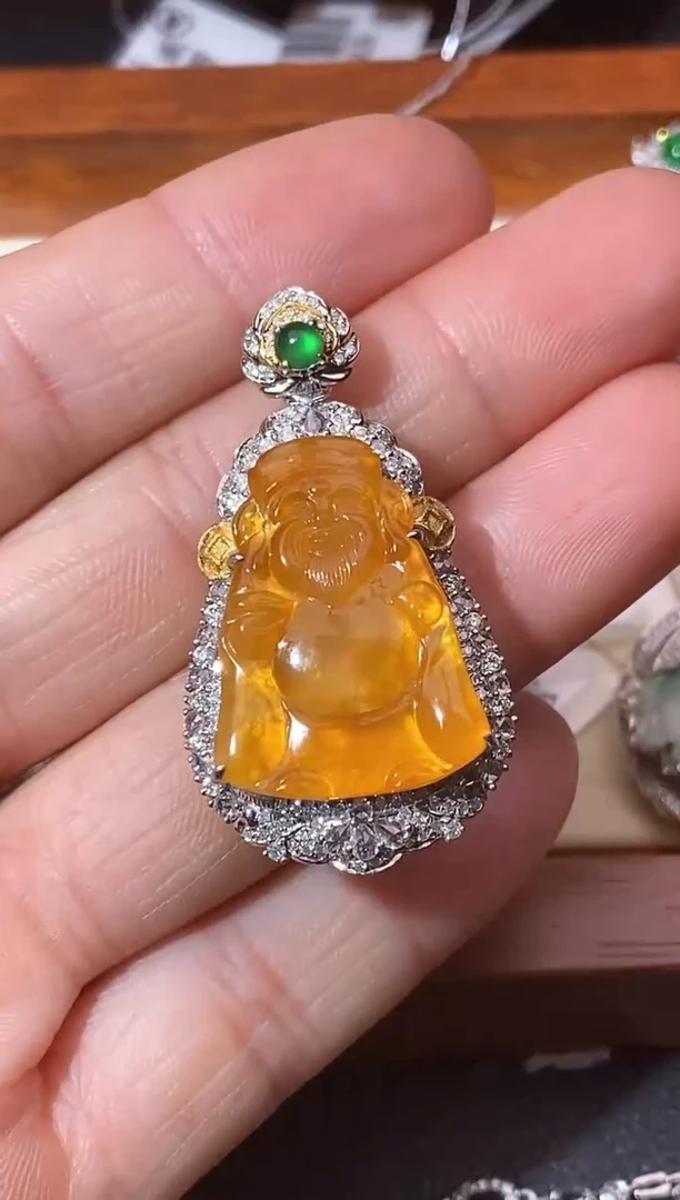 【闪购商品】翡翠颈饰18K金镶嵌吊坠