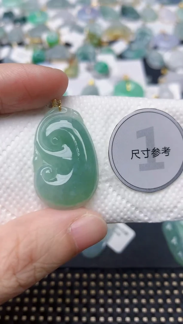 颈饰18K金镶嵌翡翠天然缅甸A货翡翠