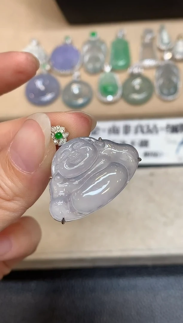 颈饰18K金镶嵌翡翠佛公【无服务费