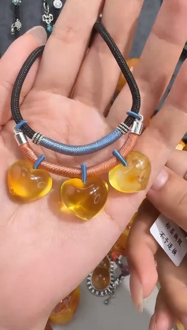 裸石琥珀未镶嵌木***…琥珀