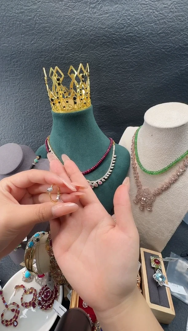 银S925镶嵌戒指托帕石戒指