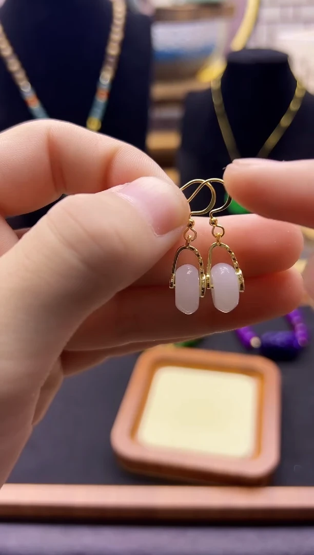 【闪购商品】和田玉耳饰14K金镶嵌E399