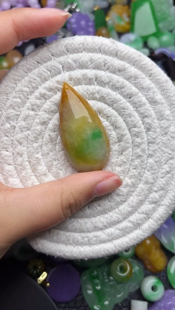 颈饰未镶嵌翡翠缅甸翡翠吊坠