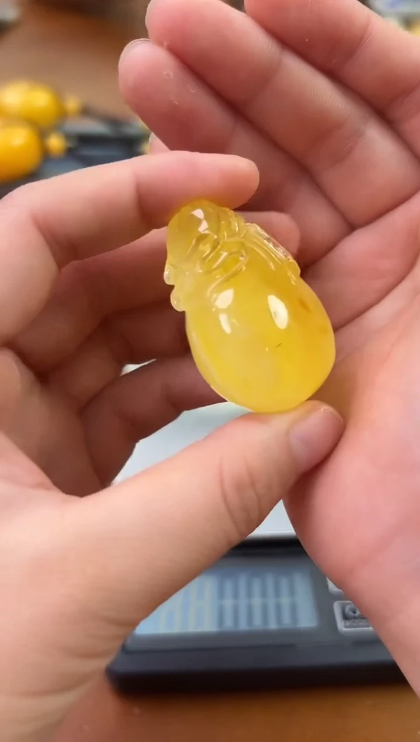 未镶嵌蜜蜡裸石蜜蜡吊坠