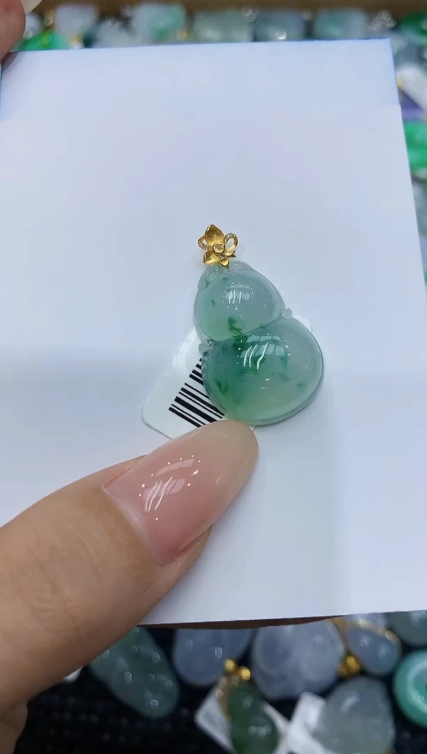 翡翠18K金镶嵌颈饰111111111111