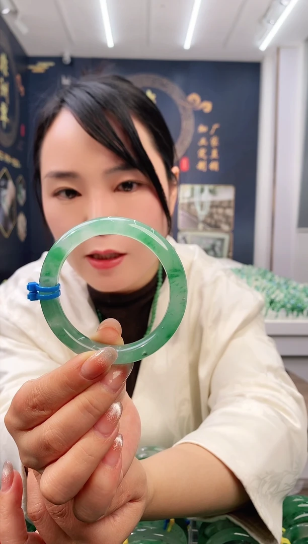 【闪购商品】石英质玉手镯未镶嵌33