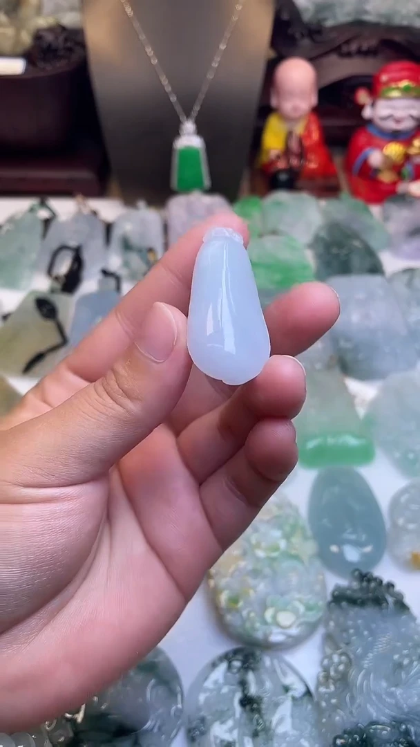颈饰未镶嵌翡翠瓜瓜