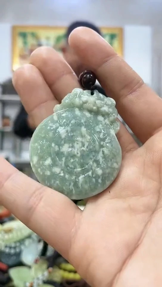 未镶嵌岫玉挂件