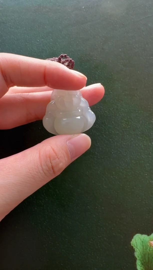 颈饰未镶嵌和田玉吊坠