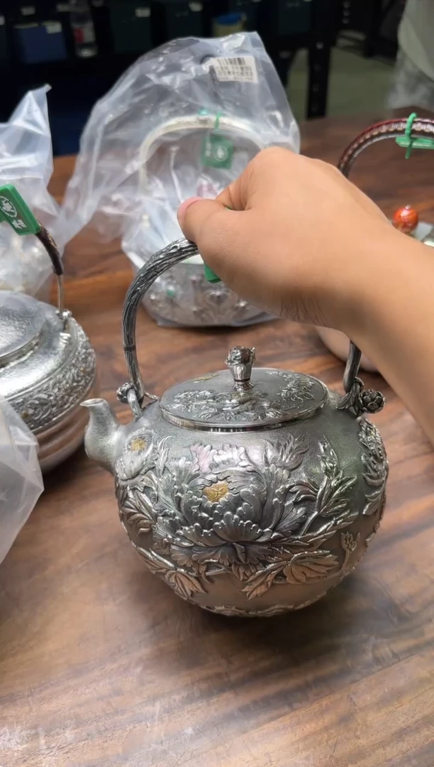 0**1呆坐 超浮雕錾刻嵌金国色天香隔垫 提梁煮水壶