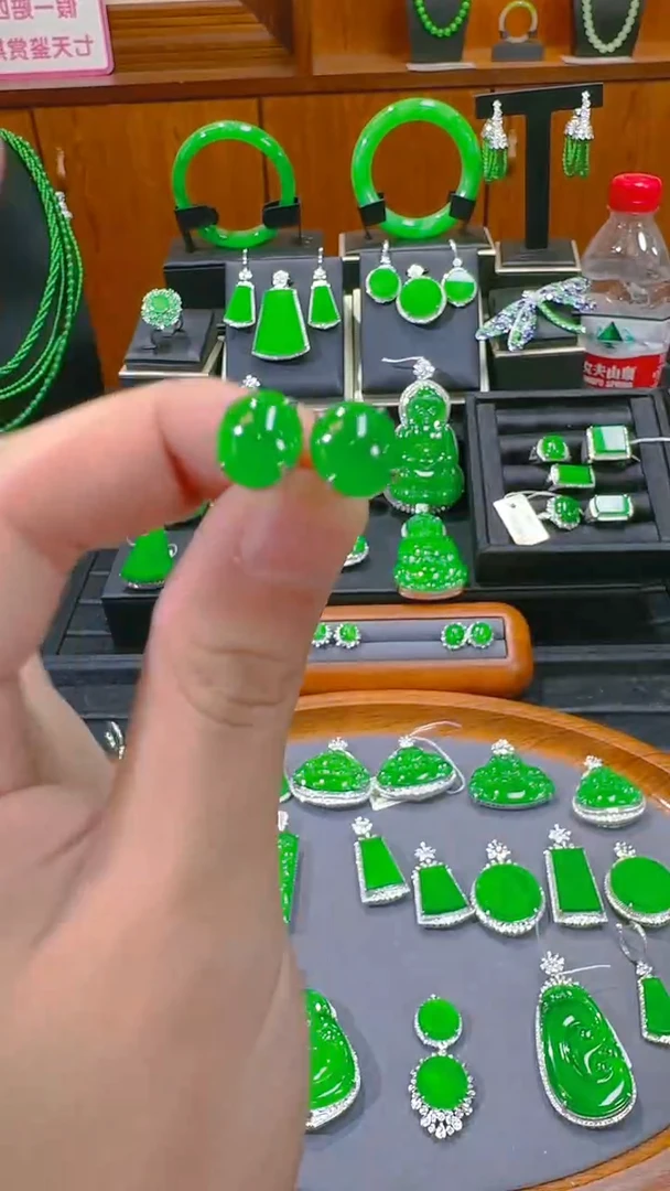 【闪购商品】翡翠耳饰18K金镶嵌天然A货翡翠