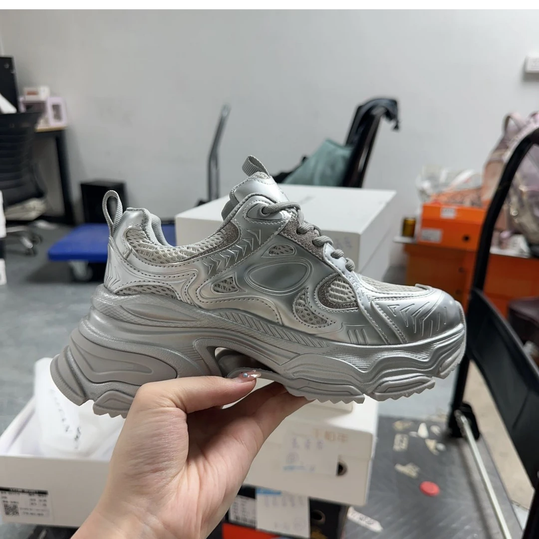 1218宝妈高端四季款舒适运动鞋银色（温州宝妈鞋）