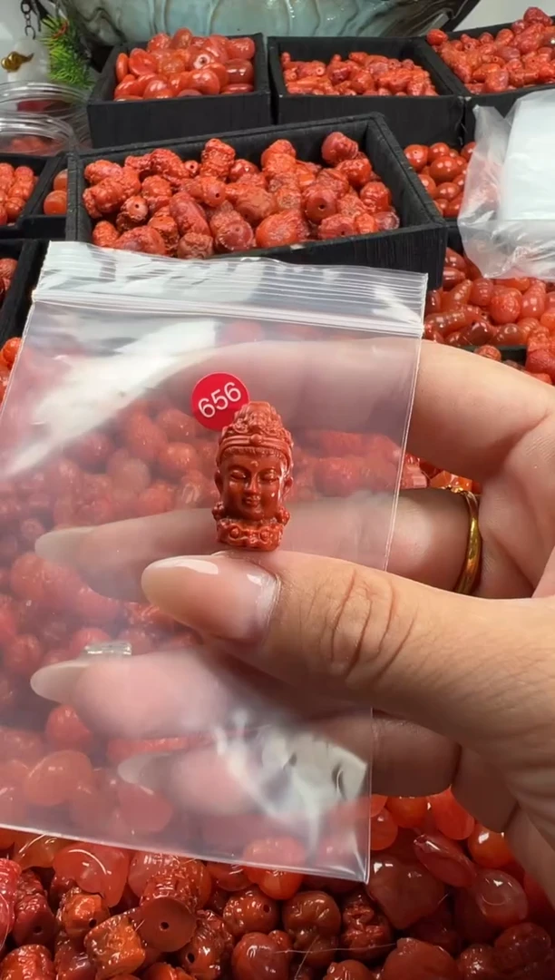 颈饰未镶嵌南红玛瑙1