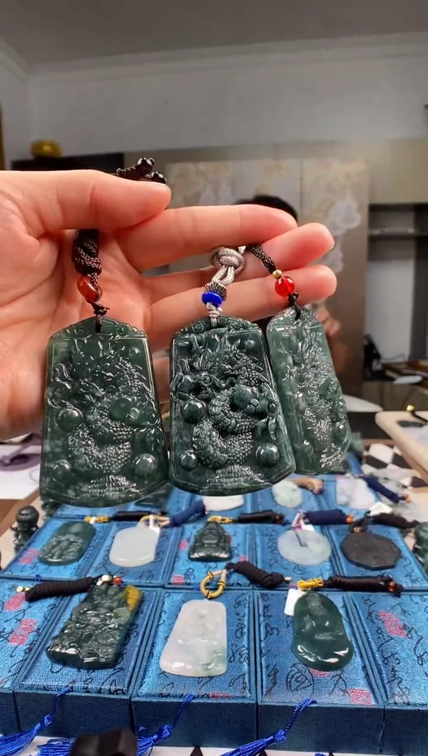 颈饰未镶嵌翡翠多样性发其一