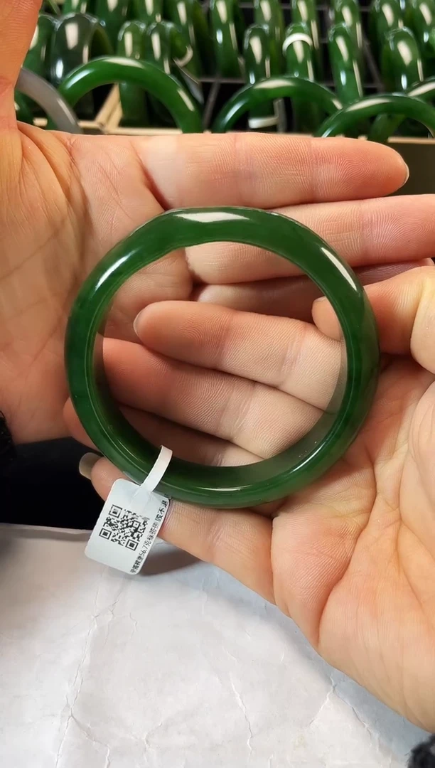 未镶嵌手镯和田玉（碧玉）碧玉手镯