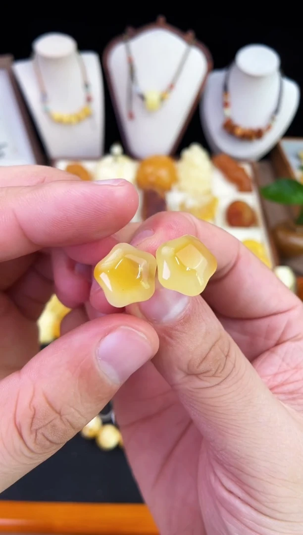琥珀未镶嵌珠宝奇石柒月