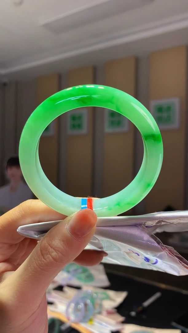 未镶嵌手镯翡翠- C242圈口 54.7全款18万 定金2万