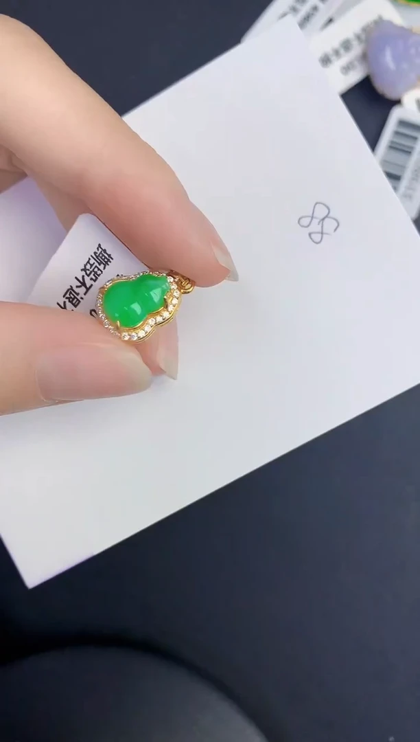 颈饰未镶嵌翡翠缅甸天然翡翠A货