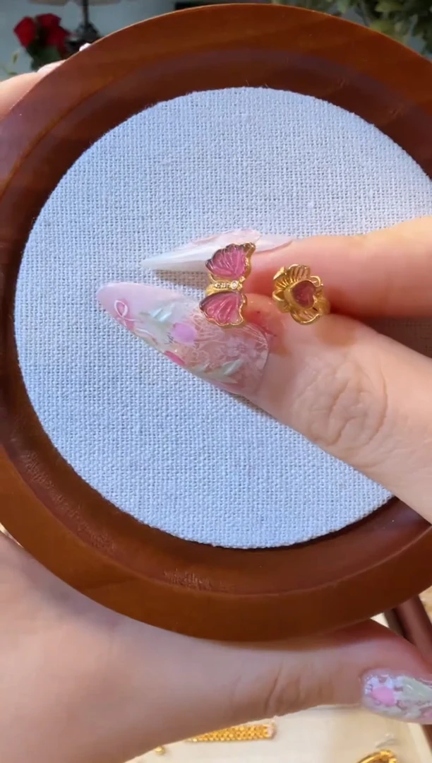 18K金镶嵌戒指碧玺粉碧玺蝴蝶花花爱心