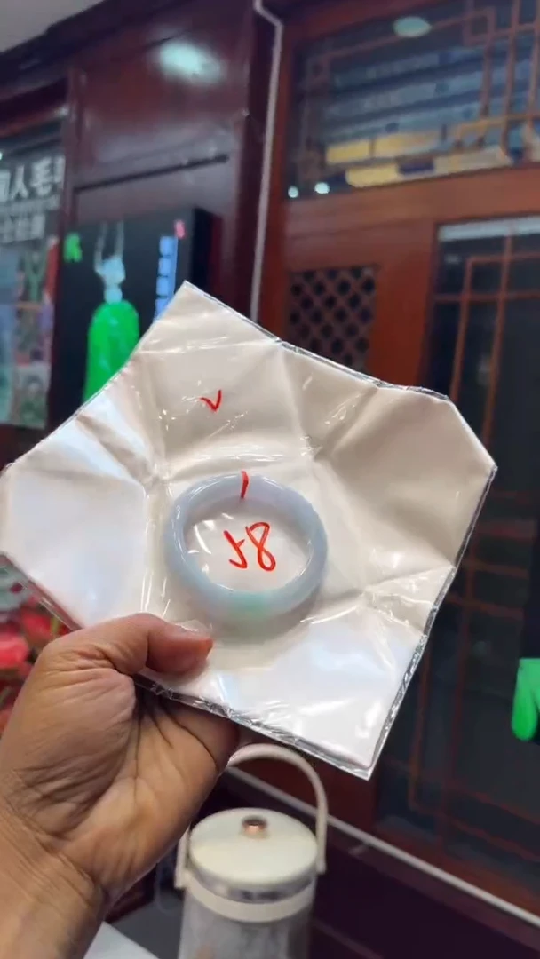未镶嵌手镯翡翠手镯