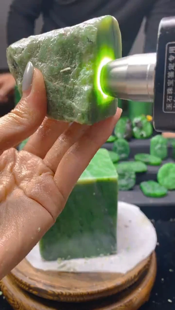 未镶嵌和田玉珠宝半成品1