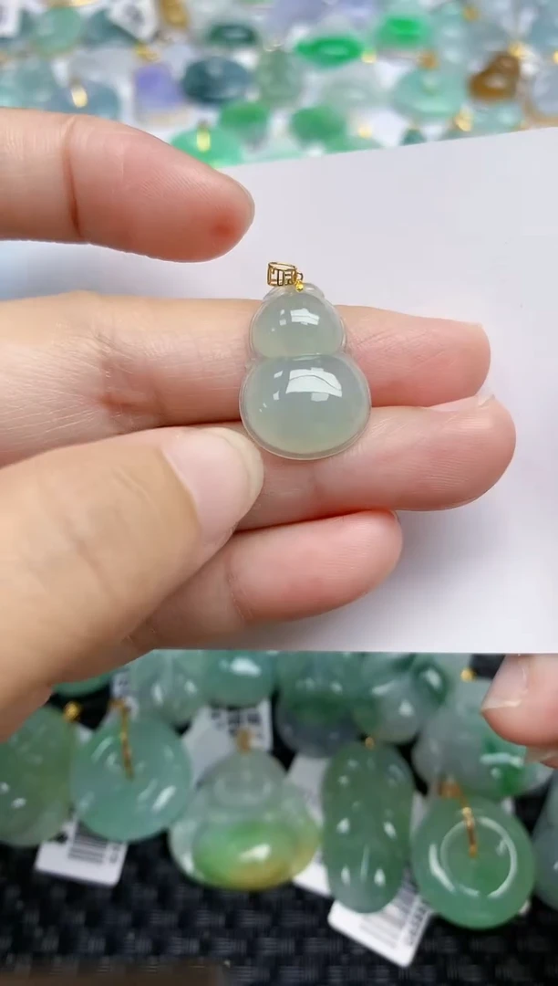 翡翠18K金镶嵌颈饰天然A货翡翠