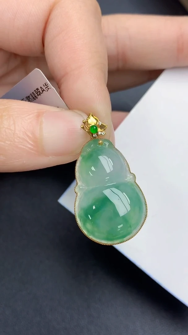 颈饰18K金镶嵌翡翠天然缅甸A货百元以上9元证书费自理