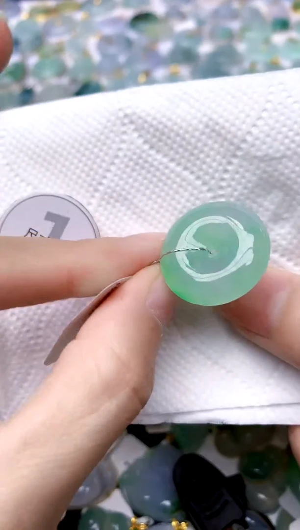 颈饰未镶嵌翡翠天然A货翡翠