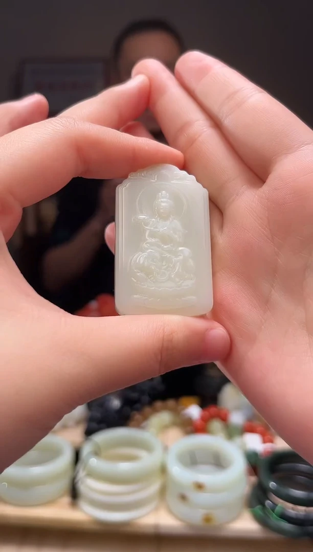 颈饰未镶嵌和田玉电****包吊坠