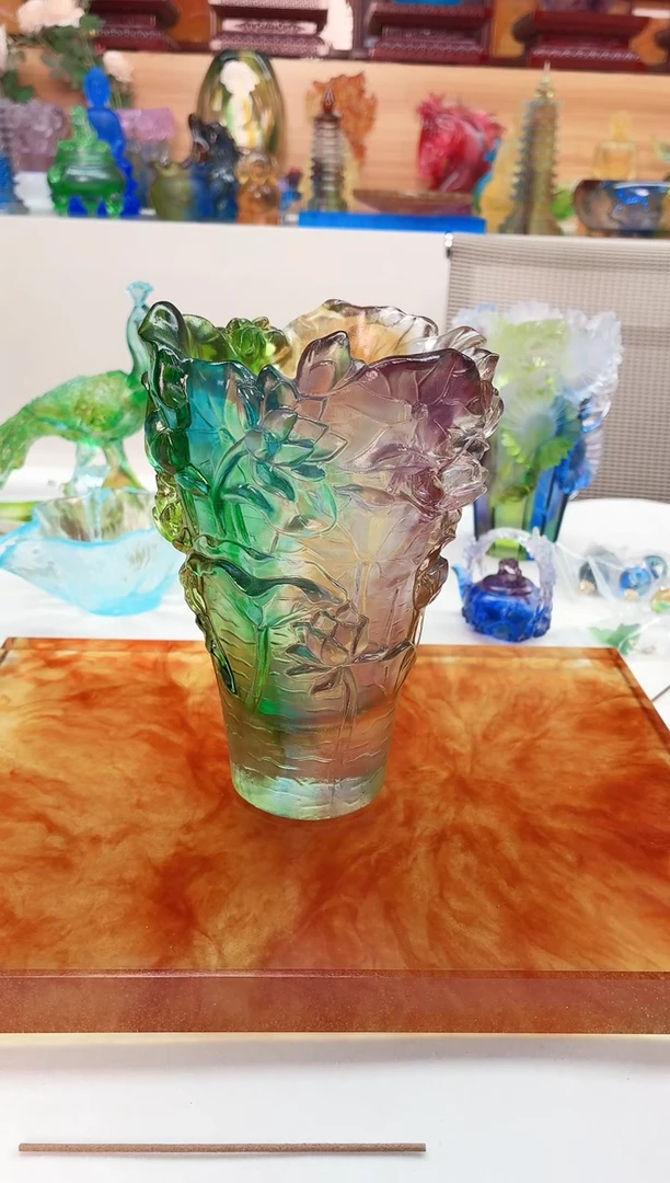 手工艺品琉璃彩色荷花花瓶16*11公分