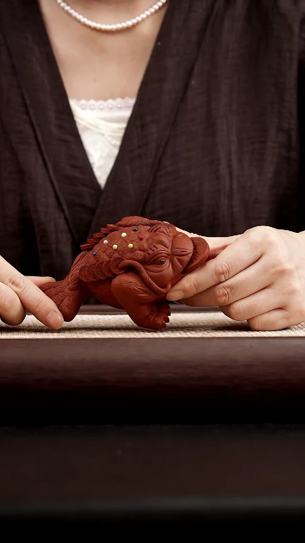 茶壶紫砂大金蟾茶宠