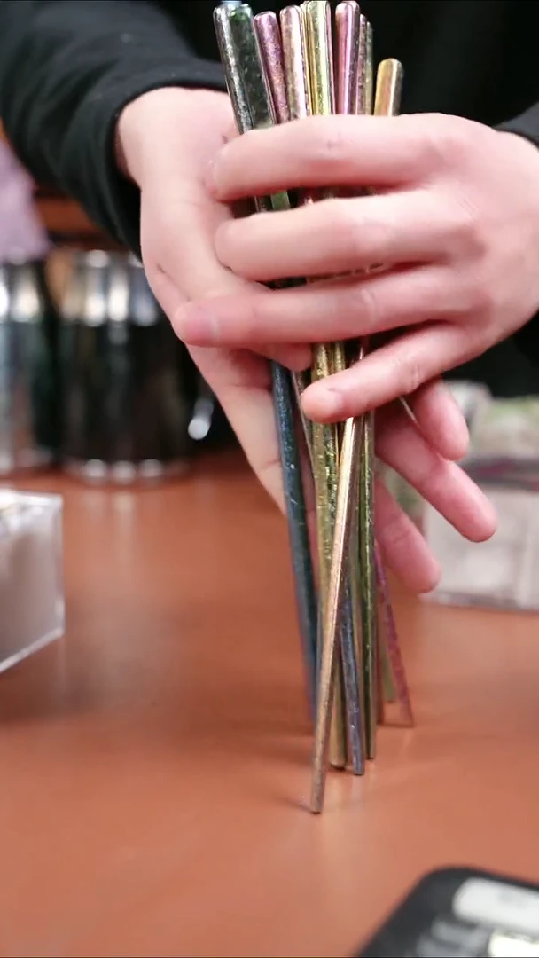 辉哥粉丝福利 六种颜色纯钛筷子 到手六双