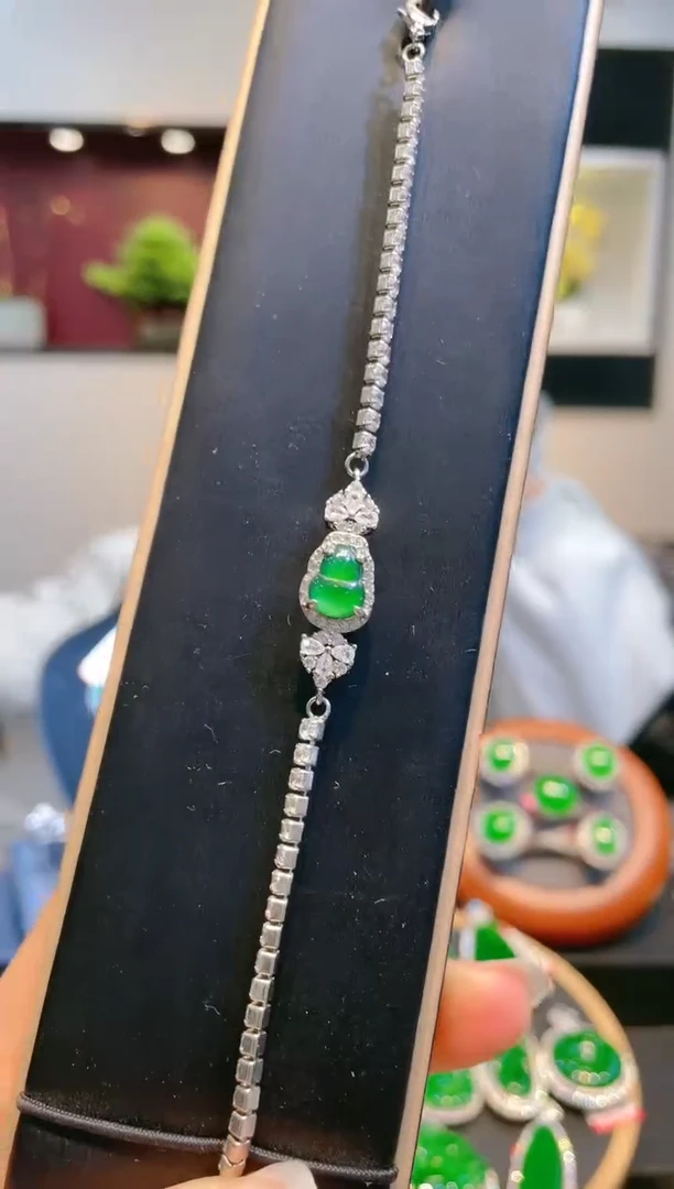 【闪购商品】翡翠颈饰银S925镶嵌A10天然A货翡翠手链