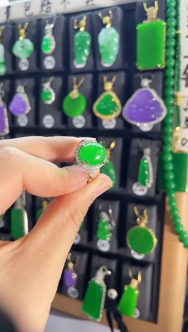 翡翠戒指银S925镶嵌绿蛋面戒指