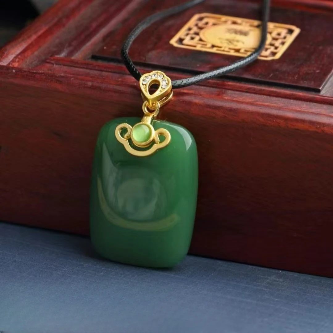 非金属玻璃吊坠 绿色平安无事牌（多样性发货）（新粉福利）