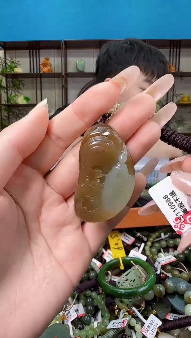 颈饰未镶嵌和田玉多样性发一