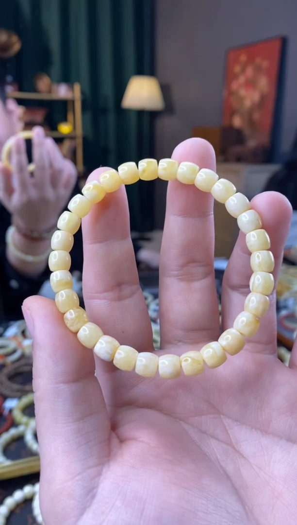 【闪购商品】蜜蜡手串未镶嵌7mm直切微瑕