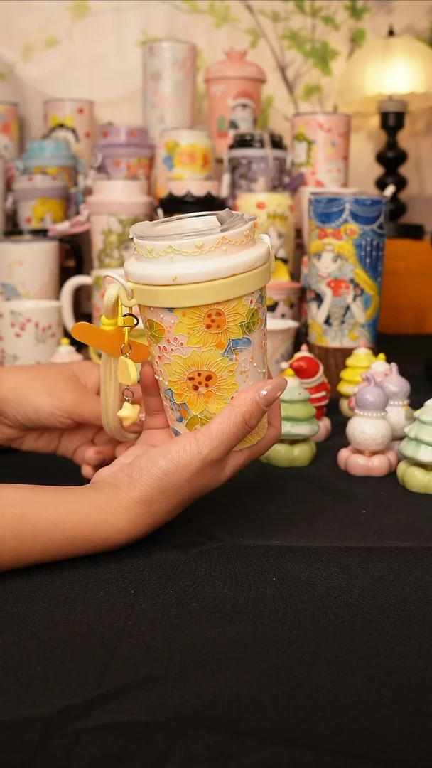 陶景德镇手绘的杯子