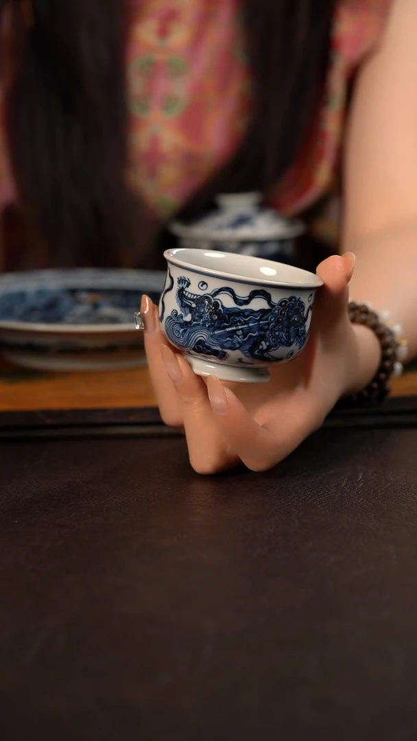 杯赏君慕元狮子炉式杯