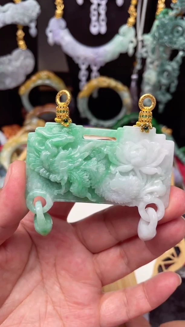 颈饰未镶嵌翡翠吊坠