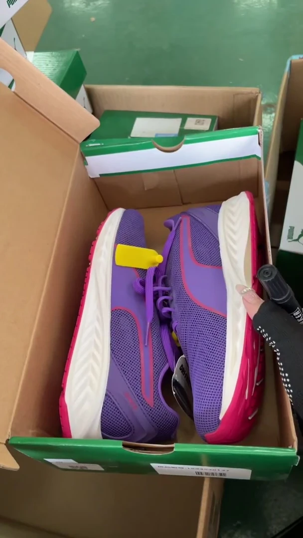 彪马时尚休闲运动鞋37M  V19