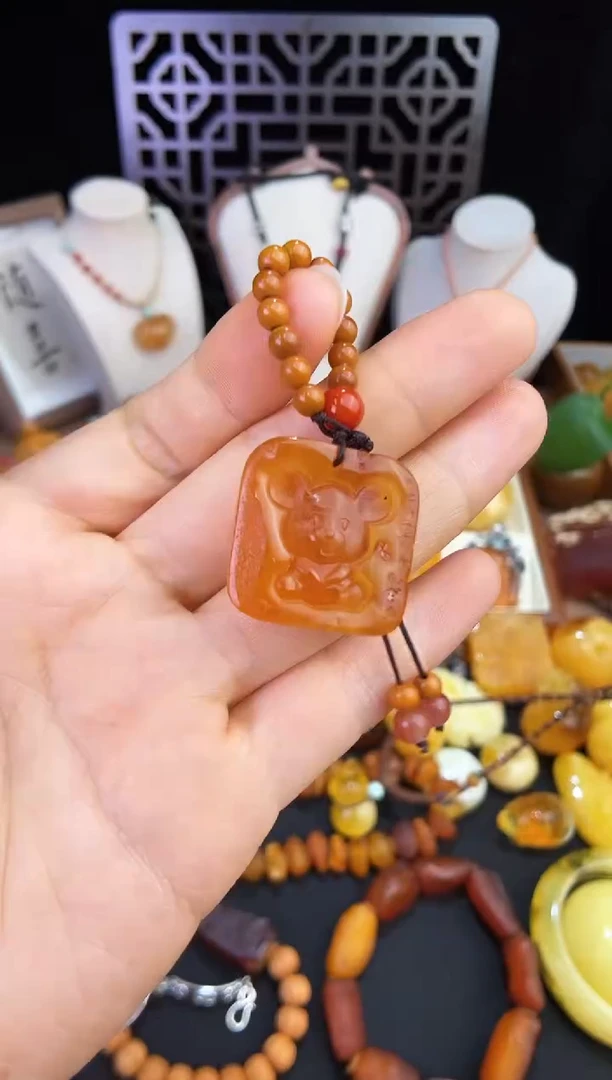 未镶嵌琥珀珠宝奇石柒月