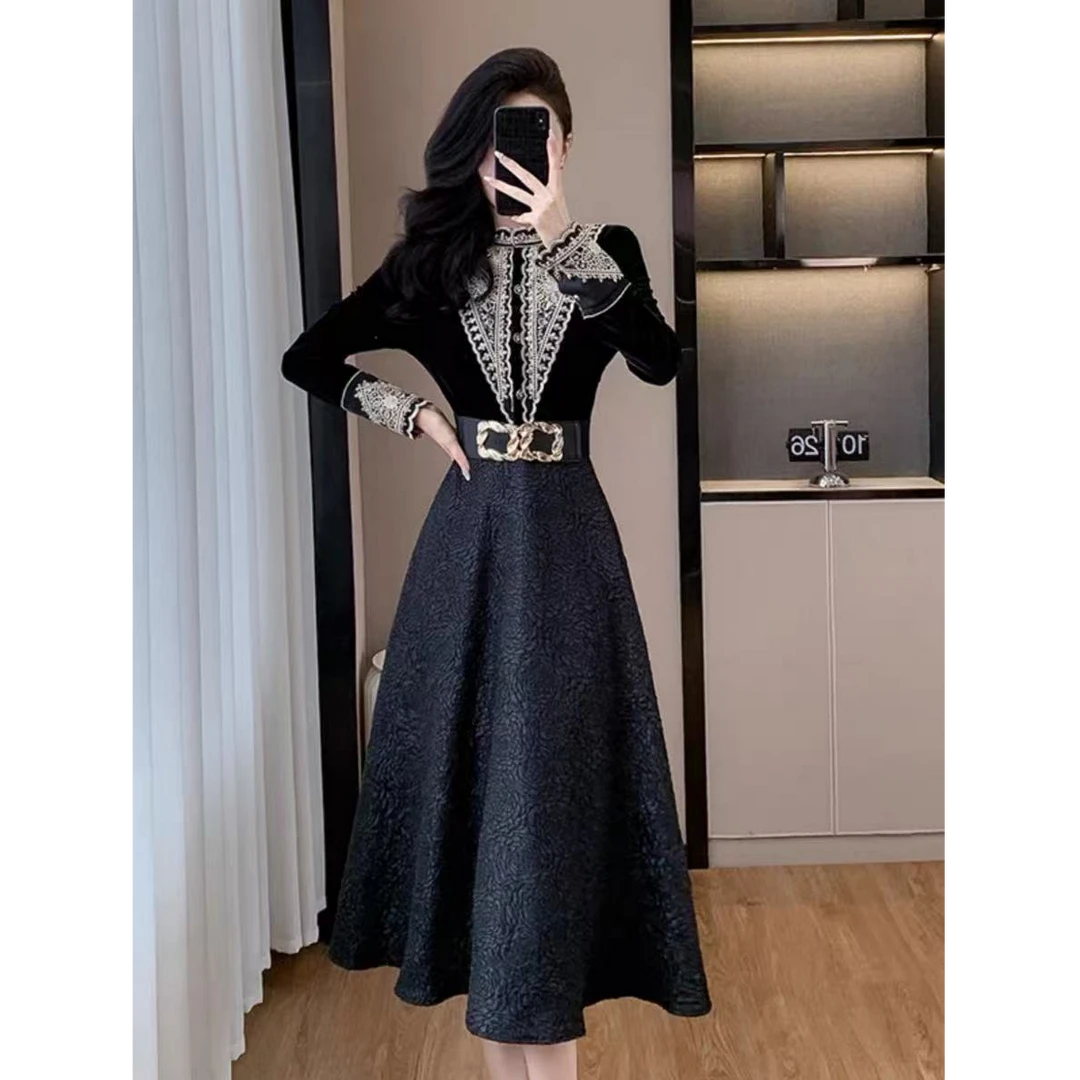 气质里布黑色复古连衣裙女冬时尚高级新款法式赫本优雅礼服裙子