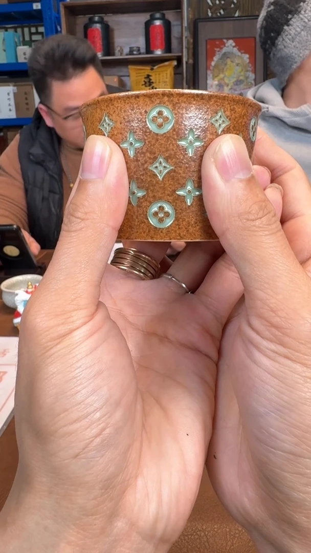 【闪购商品】瓷片@@草木灰LV直筒杯1680