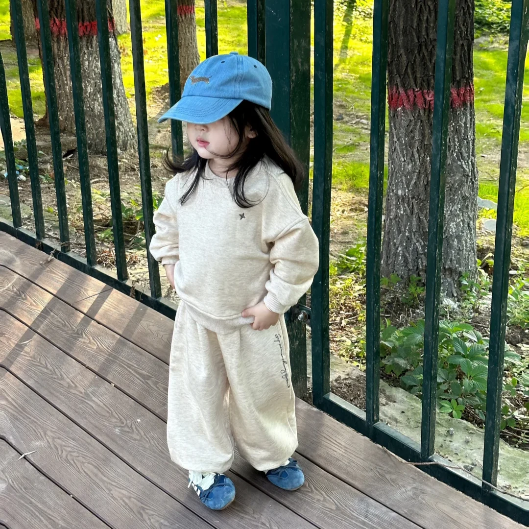 壹妈童装女童时尚套装秋冬新款元气儿童运动风杏色休闲卫衣卫裤