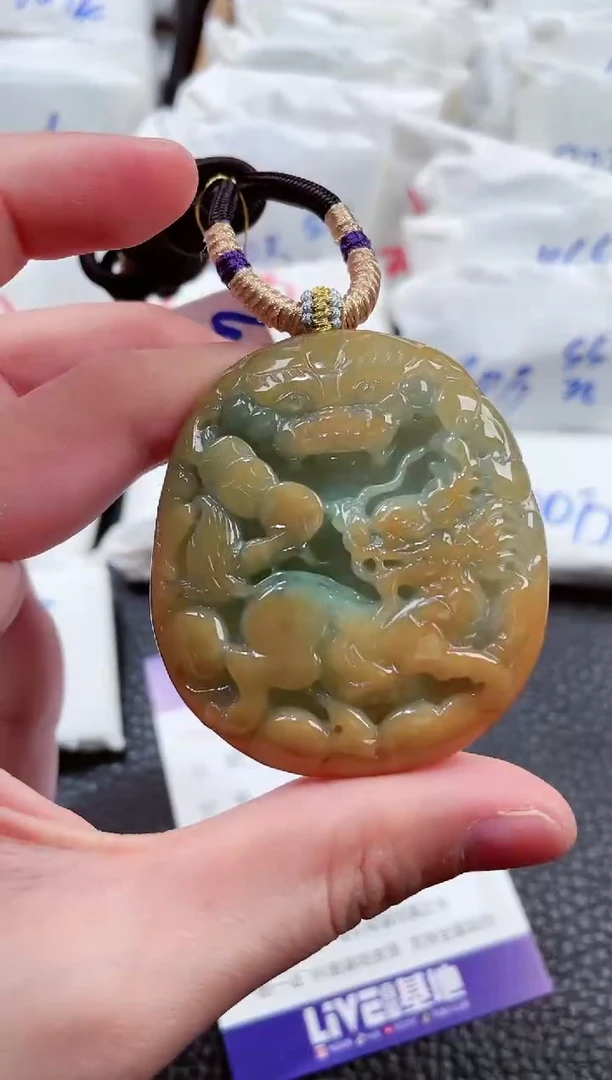 【闪购商品】翡翠颈饰未镶嵌00006426