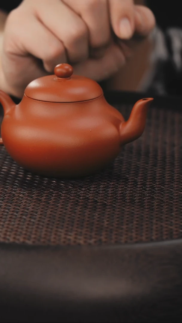 茶壶紫砂梨形 朱泥