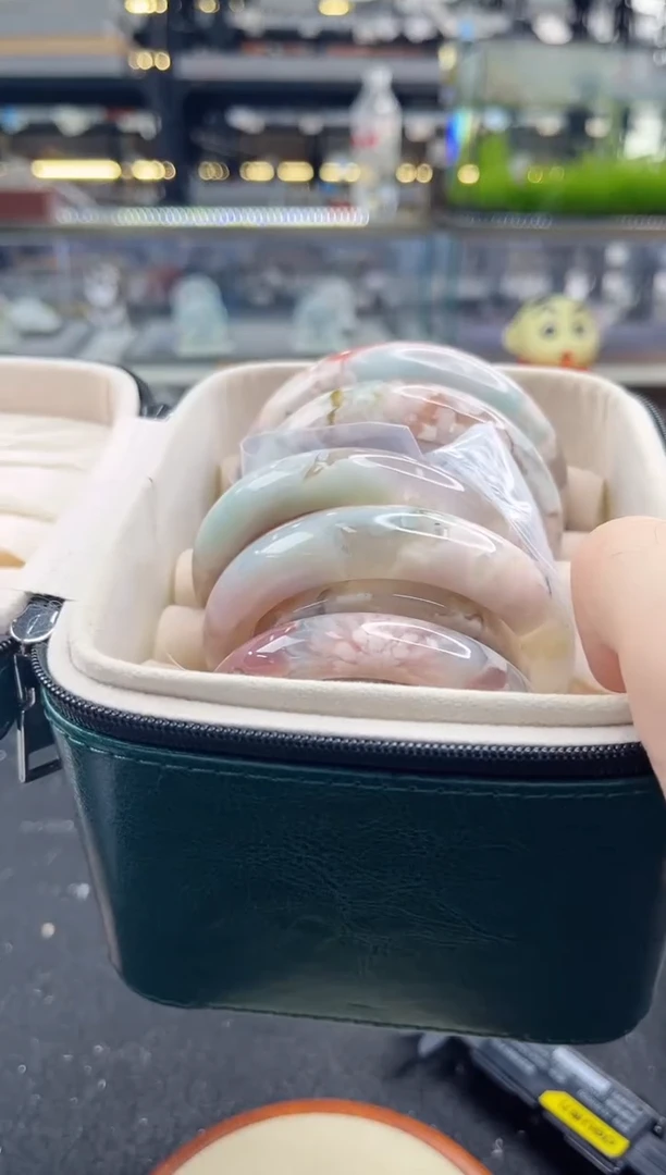 未镶嵌手镯石英质玉圈口（赠品镯心）