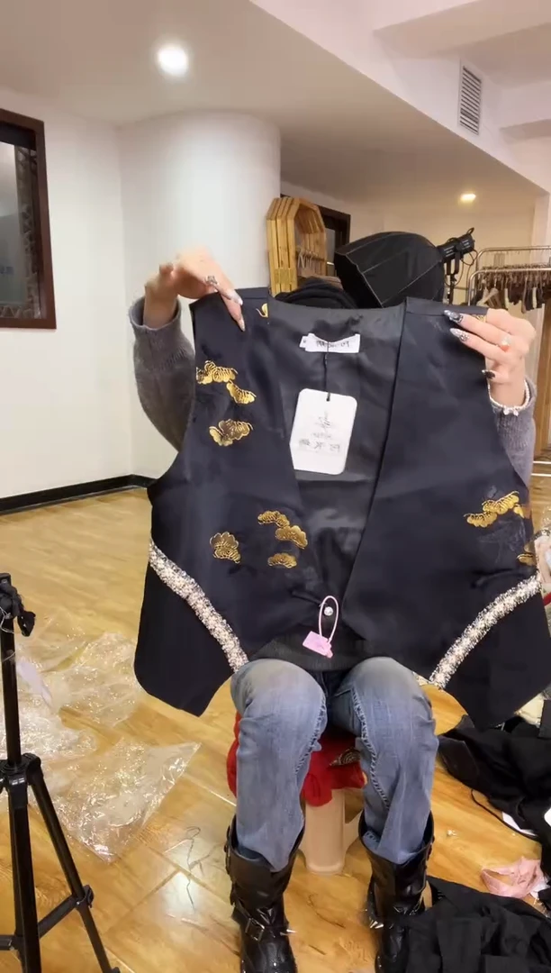 M码       110斤   马甲