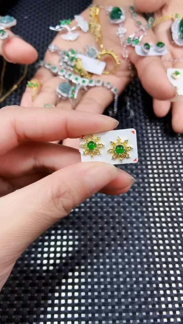 【闪购商品】翡翠耳饰未镶嵌111111111